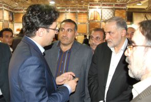 بازدید رئیس کمیسیون عمران مجلس از غرفه شرکت آجرنسوز آذرخش