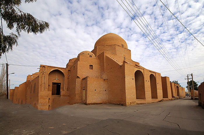 مسجد جامع اردستان نمونه معماری آجری و آجرکاری دوران سلجوقیان