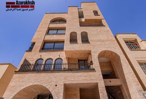 ساختمان آجری رستیک
