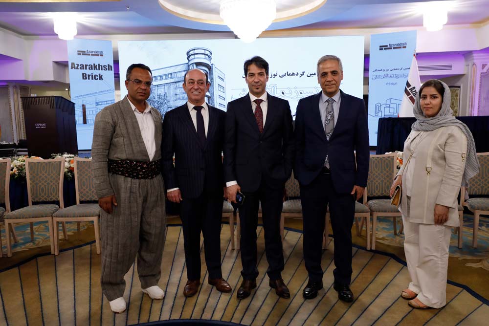 پنجمین گردهمایی توزیع‌کنندگان آجرنسوز نما آذرخش خرداد 1404